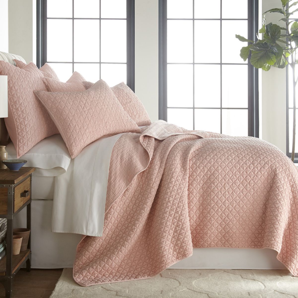 Rowan White Quilt Set