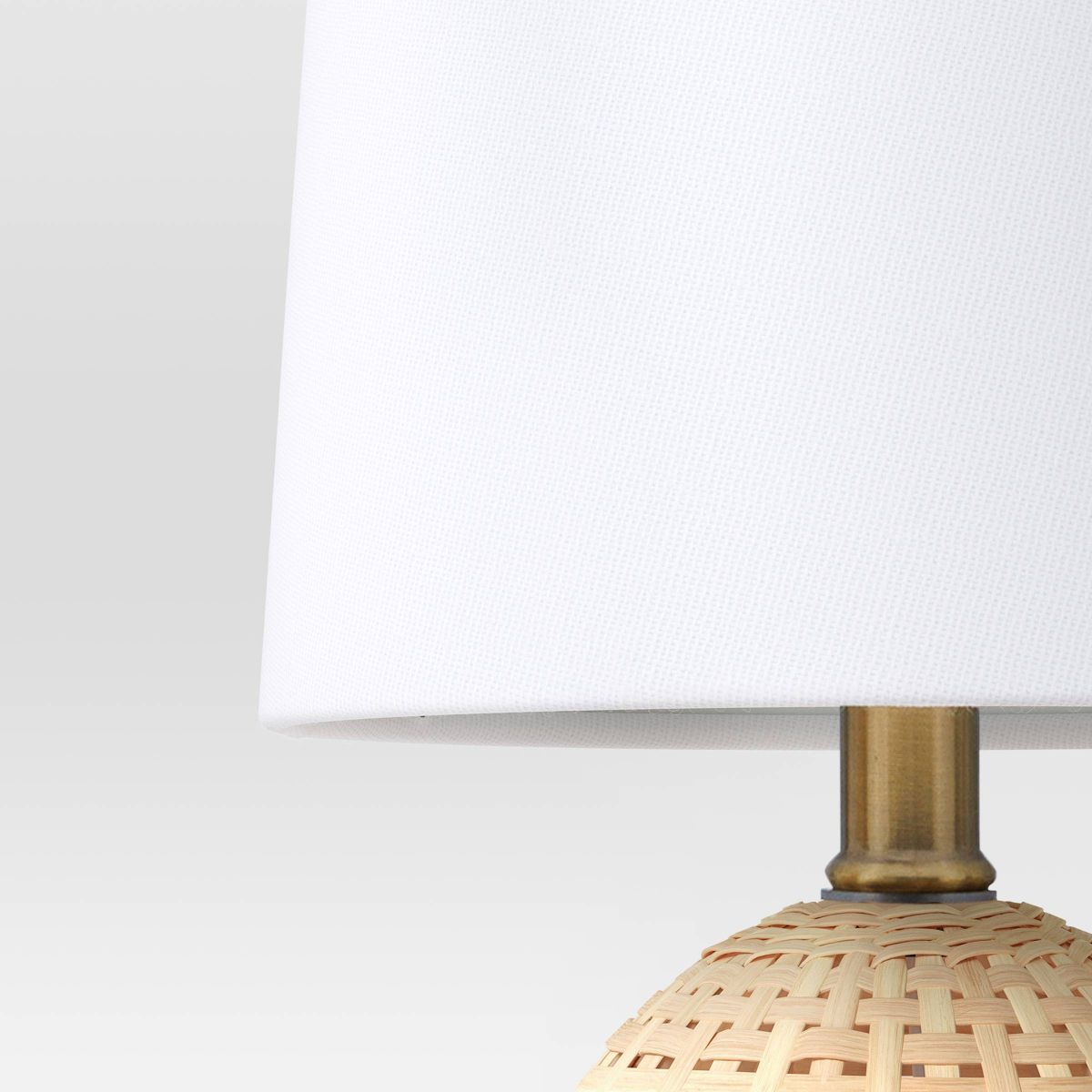 Round Wicker Table Lamp Brown